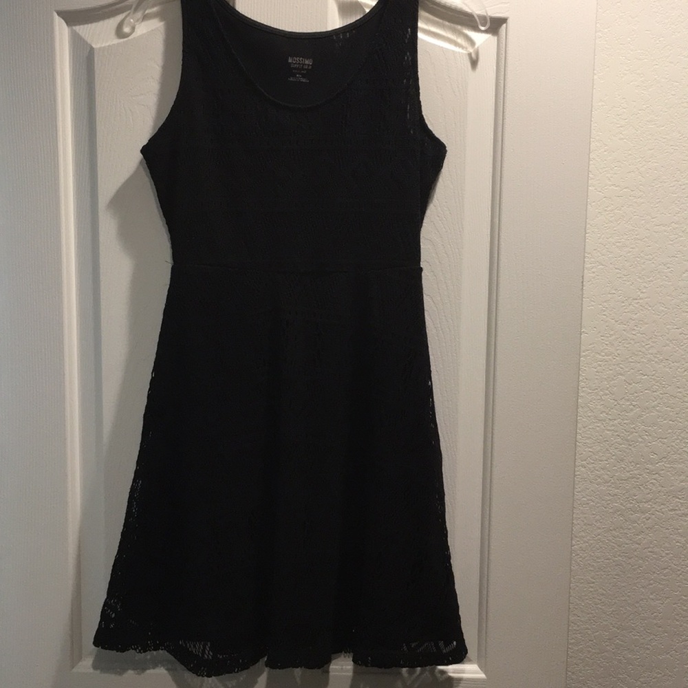 Med mossimo crotched skater dress